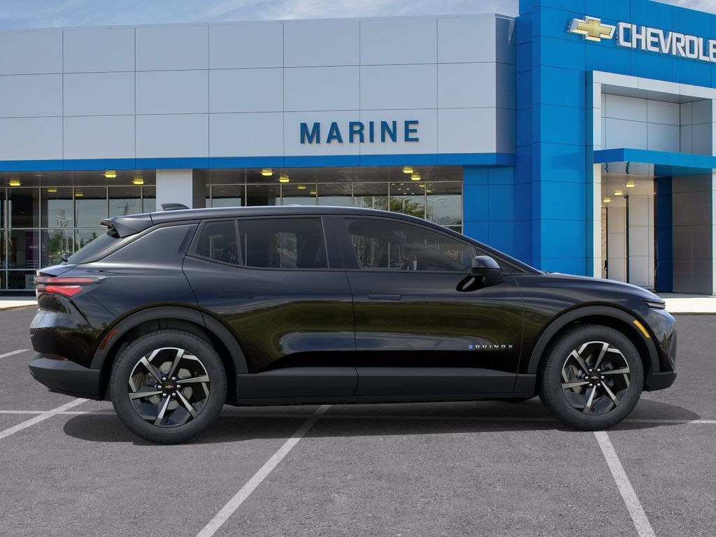 New 2026 Chevrolet Equinox EV LT w/ Comfort Package FWD image 5
