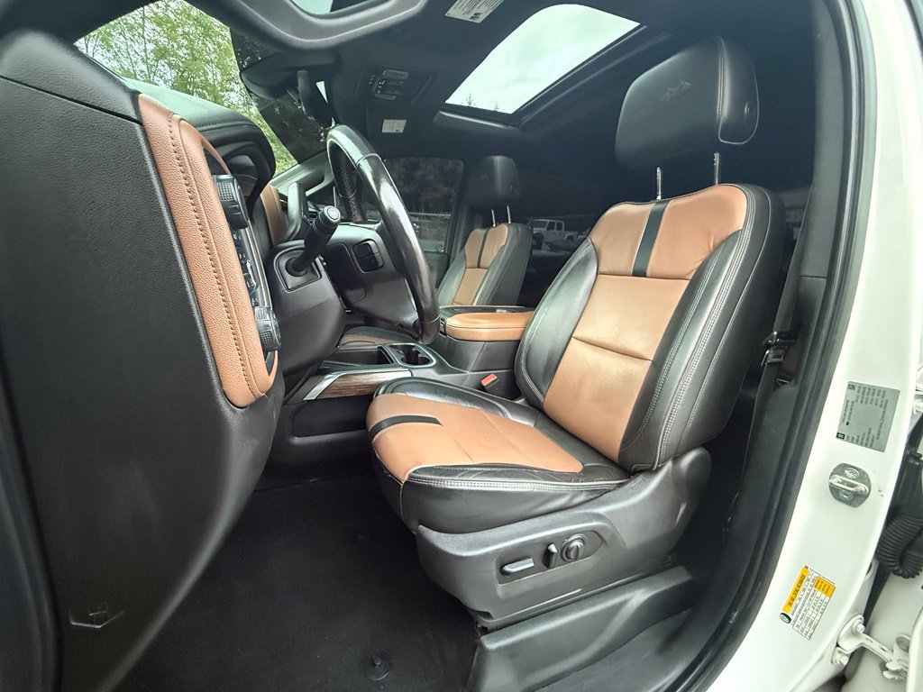 Used 2019 Chevrolet Silverado 1500 High Country w/ Technology Package AWD/4WD image 25