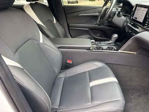 Used 2025 Toyota Camry SE FWD image 12