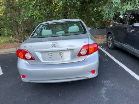 Used 2009 Toyota Corolla LE FWD image 7