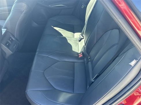 Used 2019 Toyota Avalon XLE image 23