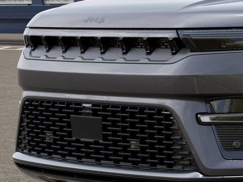 New 2026 Jeep Grand Wagoneer L Limited AWD/4WD image 11