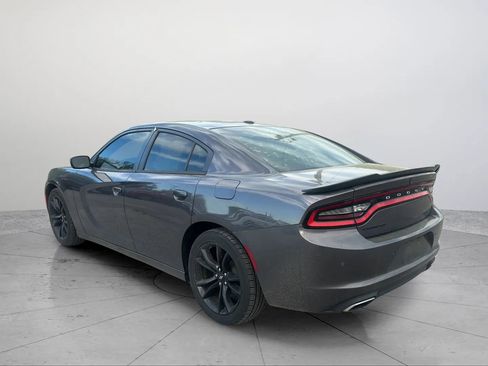 Used 2018 Dodge Charger SXT w/ Blacktop Package RWD image 5