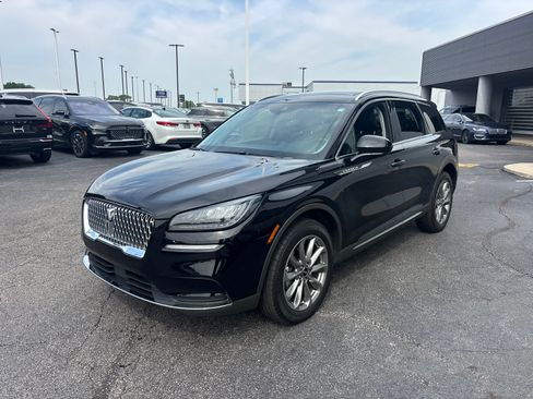 Certified 2022 Lincoln Corsair AWD w/ Premium Package image 3