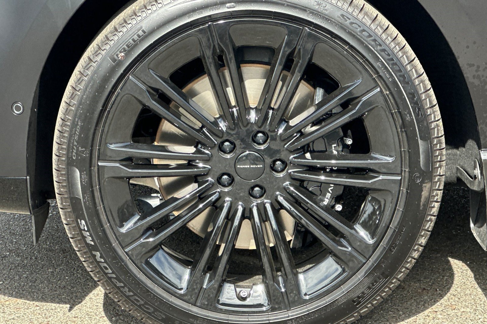 New 2026 Land Rover Range Rover Long Wheelbase Autobiography AWD/4WD image 13