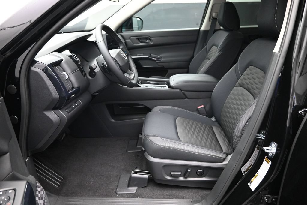 New 2026 Nissan Pathfinder SV w/ SV Premium Package FWD image 17