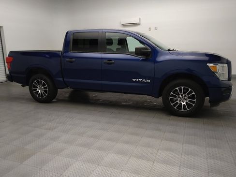 Used 2022 Nissan Titan SV image 11