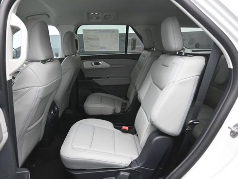 New 2026 Ford Explorer Active w/ Active Comfort Package RWD image 25