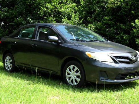 Used 2013 Toyota Corolla S Special Edition image 30