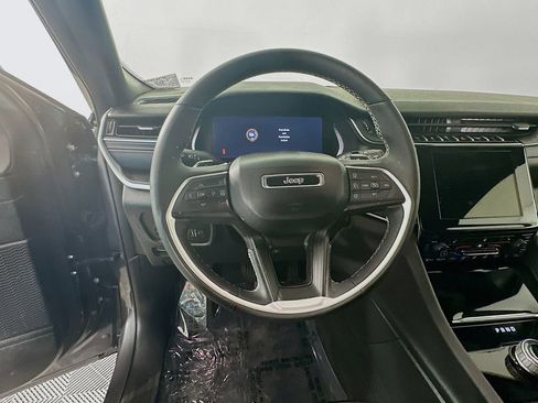 Certified 2024 Jeep Grand Cherokee L Altitude AWD/4WD image 19