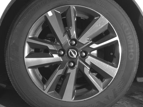 Used 2025 Nissan Versa SV FWD image 12