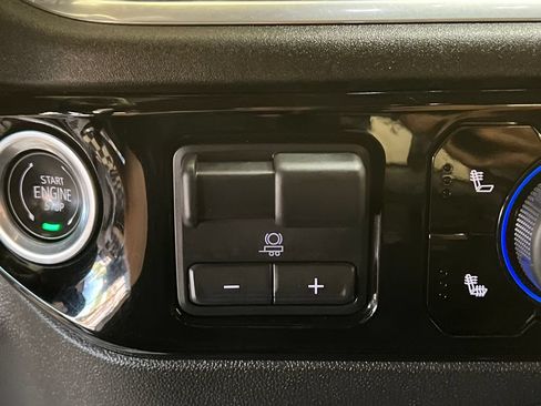 Used 2025 Chevrolet Silverado 2500 LTZ AWD/4WD image 38