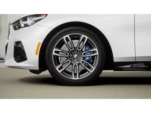 New 2026 BMW 530i image 7