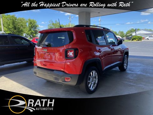 Used 2023 Jeep Renegade Latitude w/ Premium Group AWD/4WD image 6