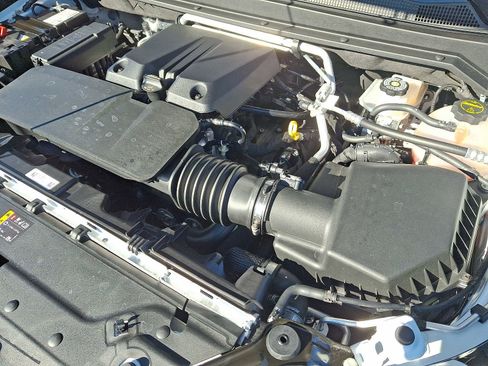 Used 2025 GMC Canyon AT4 w/ AT4X Package image 31