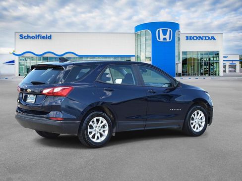 Used 2020 Chevrolet Equinox LS FWD image 3