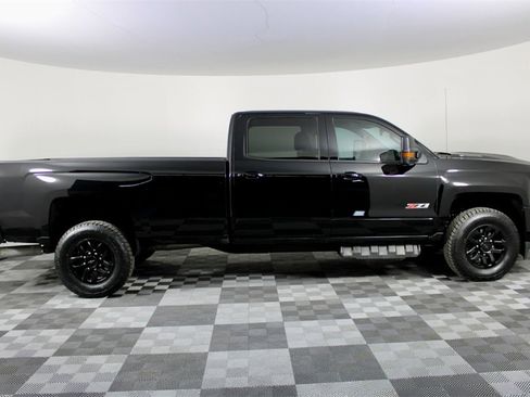 Used 2017 Chevrolet Silverado 2500 LTZ image 10