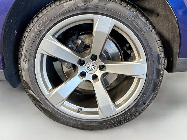 Used 2023 Porsche Macan AWD/4WD image 35