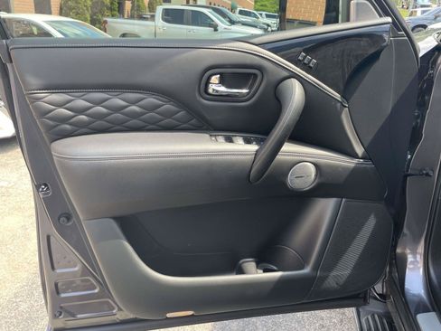 Used 2024 INFINITI QX80 Sensory w/ Cargo Package AWD/4WD image 5