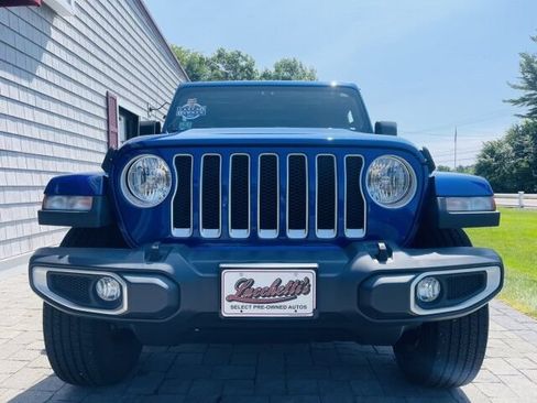 Used 2020 Jeep Wrangler Unlimited Sahara w/ Uconnect 4C Nav & Sound Group AWD/4WD image 3