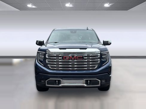 Used 2023 GMC Sierra 1500 Denali w/ Technology Package AWD/4WD image 5