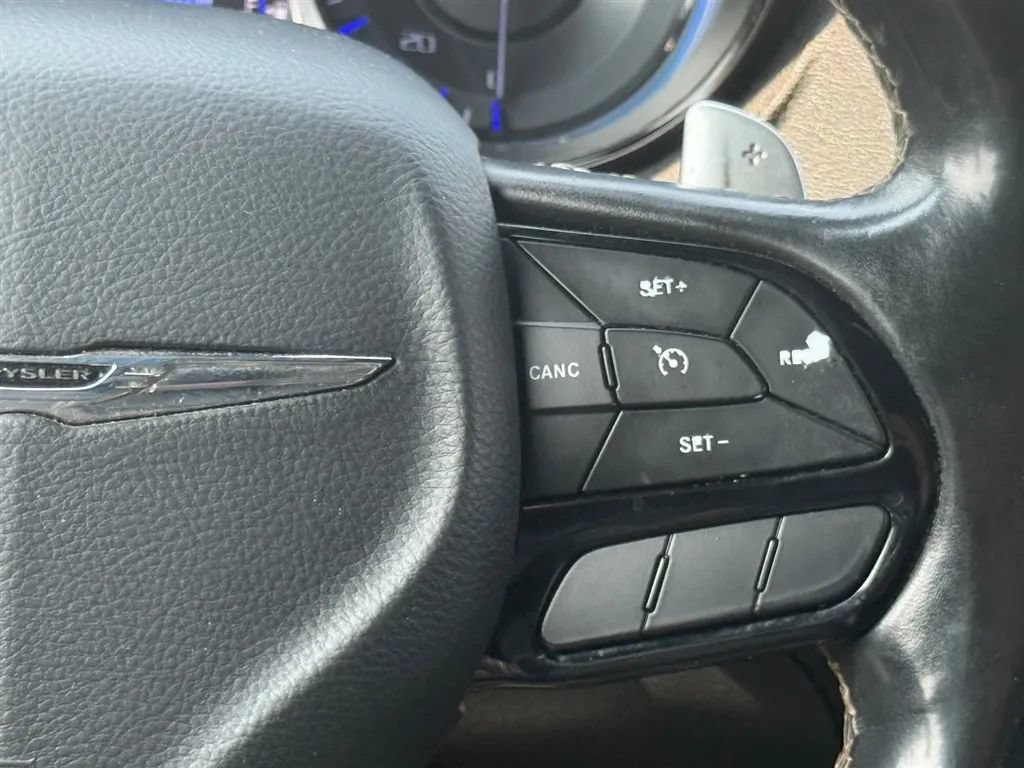 Used 2019 Chrysler 300 S RWD image 12
