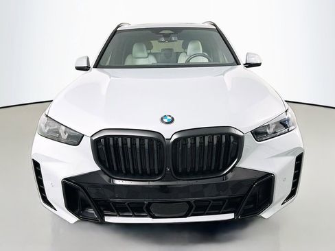 Certified 2024 BMW X5 sDrive40i w/ M Sport Package RWD image 2