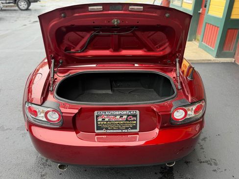 Used 2006 MAZDA MX-5 Miata Touring RWD image 21