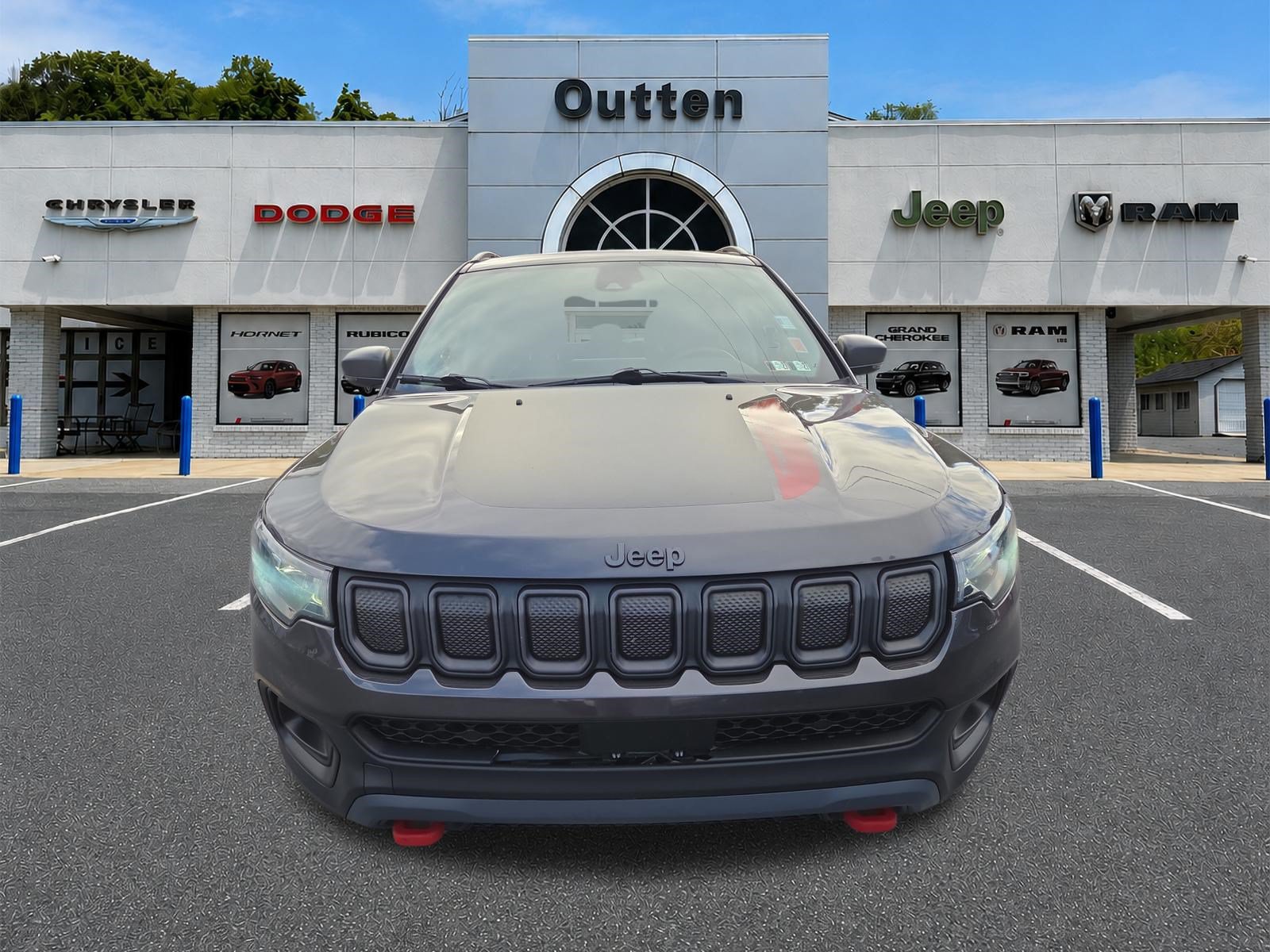 Used 2022 Jeep Compass Trailhawk w/ Trailhawk Convenience Group AWD/4WD image 9