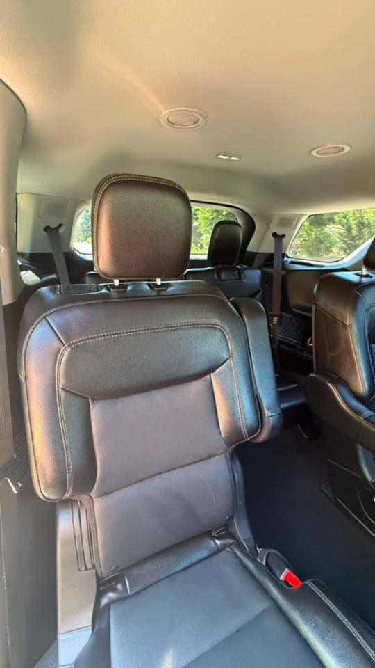 Used 2024 Ford Explorer Limited AWD/4WD image 15