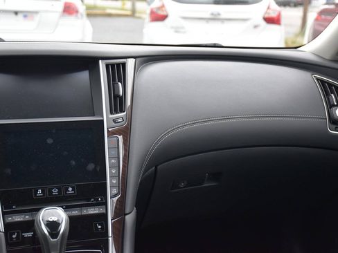 Used 2019 INFINITI Q50 Luxe w/ Essential Package (3.0T Luxe) AWD/4WD image 14