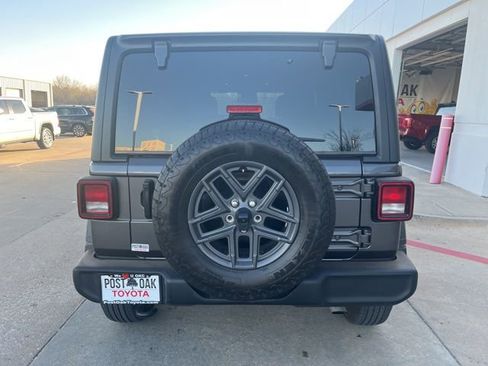 Used 2025 Jeep Wrangler Sport S image 8