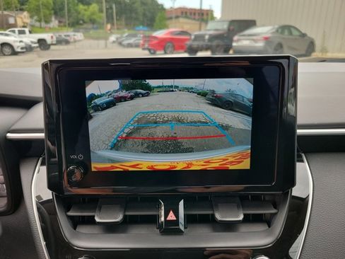 Used 2024 Toyota Corolla LE FWD image 11