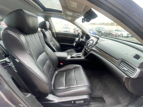 Used 2021 Honda Accord Touring image 11