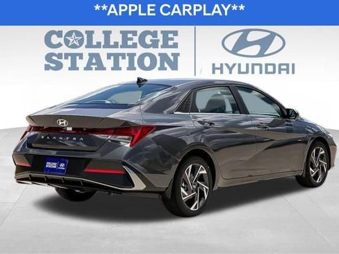Used 2024 Hyundai Elantra SEL w/ Convenience Package image 8
