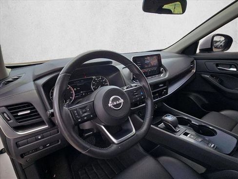 Used 2024 Nissan Rogue SV w/ SV Premium Package image 8