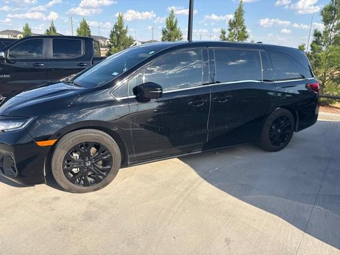 Used 2026 Honda Odyssey Sport-L image 2