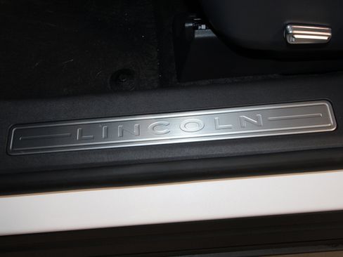 New 2026 Lincoln Nautilus Premier w/ Equipment Group 102A image 6