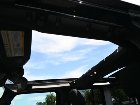 Used 2025 Jeep Wrangler Unlimited Rubicon 4xe w/ Convenience Group AWD/4WD image 26