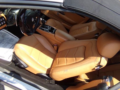 Used 2015 Maserati GranTurismo Convertible image 17