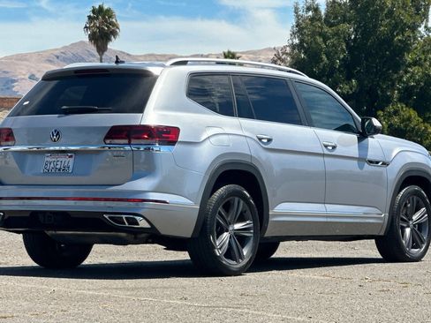 Used 2022 Volkswagen Atlas SEL R-Line AWD/4WD image 3