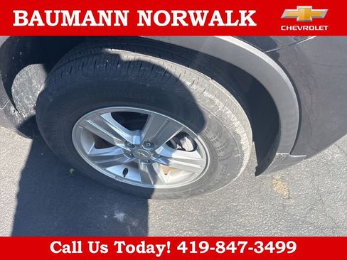 Used 2022 Chevrolet Trax LS w/ Tint and Cruise Package image 11