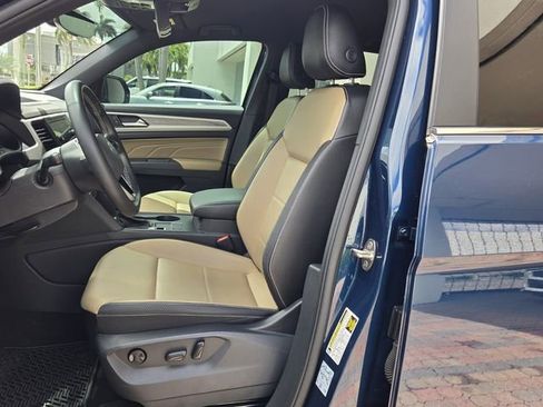 Certified 2021 Volkswagen Atlas Cross Sport SE image 12