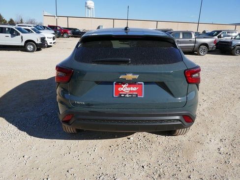 New 2026 Chevrolet Trax LS w/ LS Convenience Package FWD image 4
