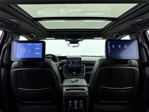 Used 2025 GMC Yukon XL AT4 Ultimate w/ LPO, Floor Liner Package image 31