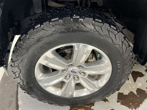 Used 2017 Ford F150 Platinum w/ Technology Package image 26