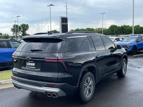 Used 2025 Chevrolet Traverse LT w/ Driver Confidence Package FWD image 7