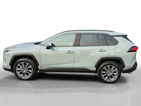 Used 2023 Toyota RAV4 XLE Premium AWD/4WD image 2