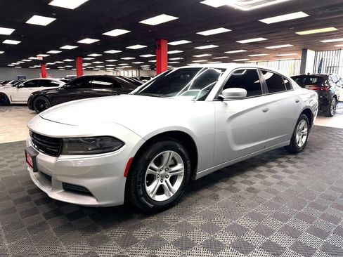 Used 2022 Dodge Charger SXT RWD image 8