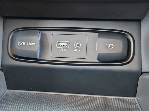 Used 2020 Hyundai Santa Fe SE w/ Cargo Package image 30